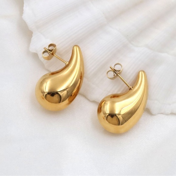Teardrop Stud Earring - Picture 3 of 13